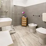 Free Parking & Netflix - Comfort Gambini 的里雅斯特