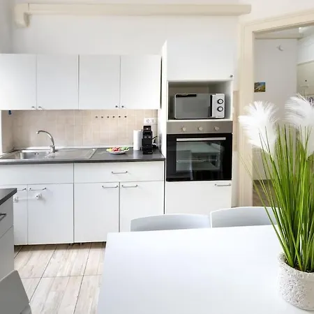 Free Parking & Netflix - Comfort Gambini * Trieste